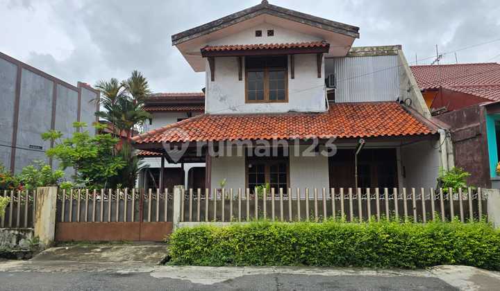 Rumah 2 lantai di Perumahan Barata Harapan Jaya Kota Bekasi 1
