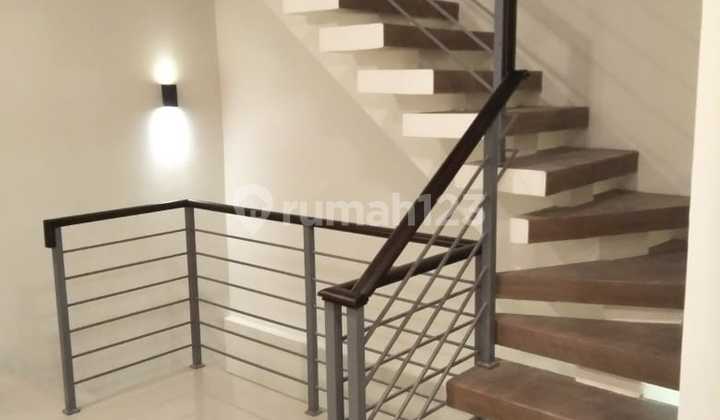 Jual Rumah 3 Lantai Sunter 2