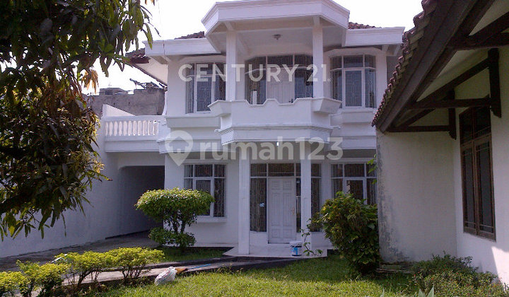 Spacious House Can Be Converted into a Boarding House in Cakradinata, Buah Batu, Bandung. Spacious House Can Be Converted into a Boarding House in Cakradinata, Buah Batu, Bandung.