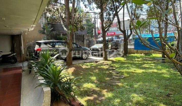 Rumah Semi Furnished Strategis di Mainroad Setiabudi Bandung