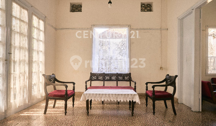 Classic House in Supratman Wing, Bandung City