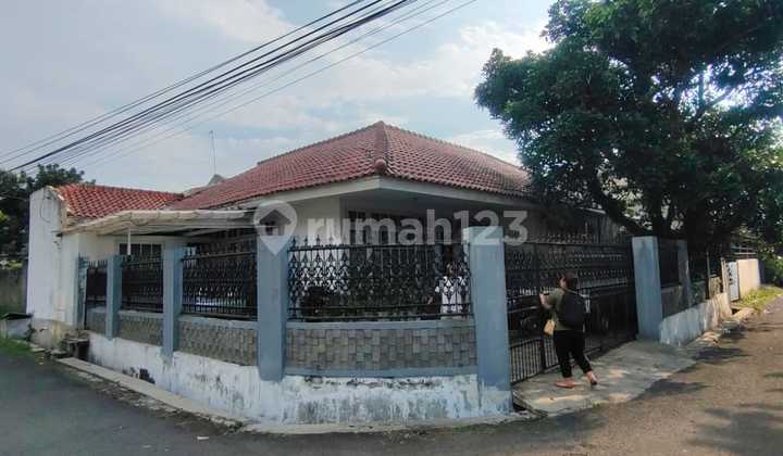 Rumah Hoek SHM di Sayap Holis Cigondewah Sumbersari Bandung