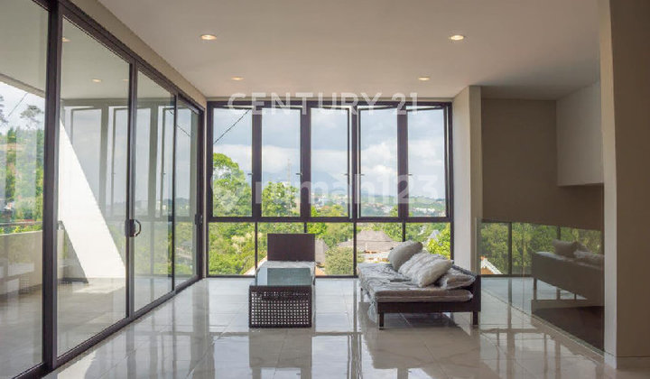 Well-Maintained Modern Minimalist House, Main Road, Dago Pakar Resort, Bandung