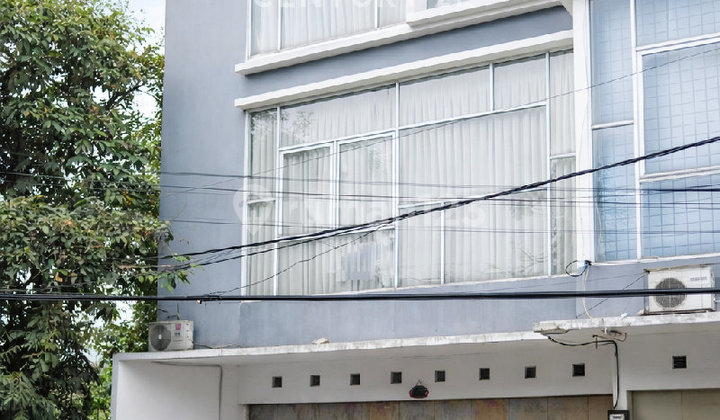 Strategic 3-Story Commercial Building Near Yogya in Sumber Sari Bandung