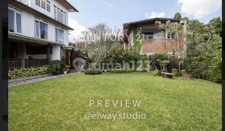 Rumah Besar Luas Open Space di Sayap Setiabudi Bandung Utara