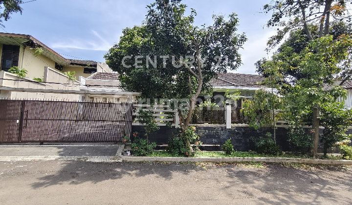 Rumah Bagus Super Luas Semi Furnished Di Setra Murni Bandung