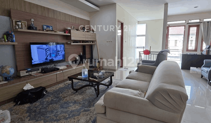 Rumah Minimalis Terawat Full Furnished di Setrawangi Bandung Rumah Minimalis Terawat Full Furnished di Setrawangi Bandung