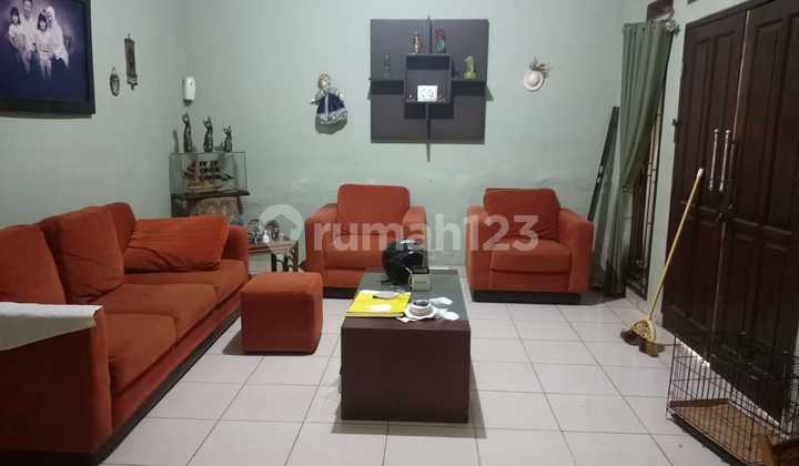 Strategic Main Road House, Old Cibaduyut Shoe Tourism, Bandung 2