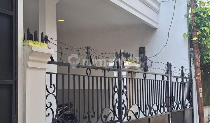 Disewakan Rumah di Otista Jatinegara Jakarta Timur Disewakan Rumah di Otista Jatinegara Jakarta Timur