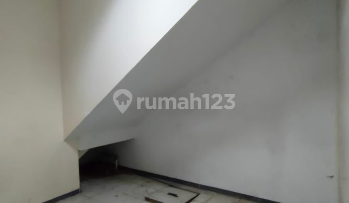 Cheap Shop House Rental on Jenderal Sudirman Street, CCK for Office, Business Cheap Shop House Rental on Jenderal Sudirman Street, CCK for Office, Business