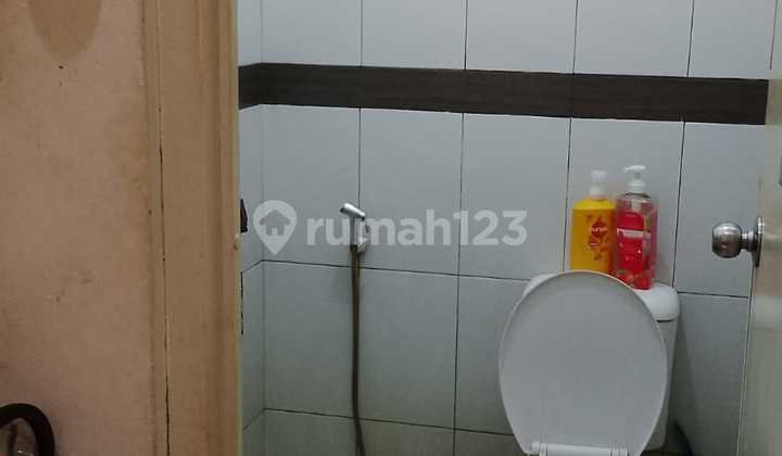 Rumah 2 Lantai di Komplek Kiara Sari Raya 2