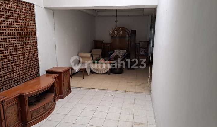 For Rent House in the Center of Bandung City, Very Strategic Location, Price Below Market For Rent House in the Center of Bandung City, Very Strategic Location, Price Below Market
