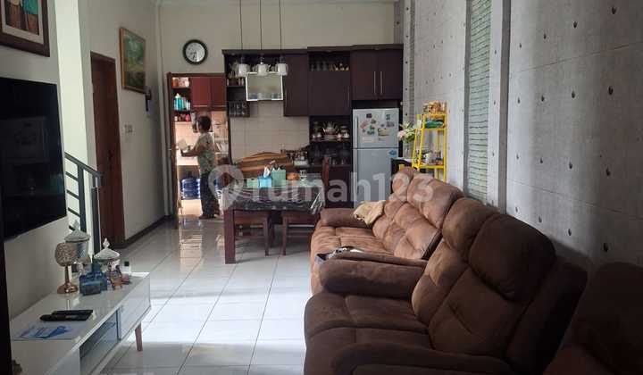 Rumah di Tengah Kota Jl Moch Toha Bandung 2