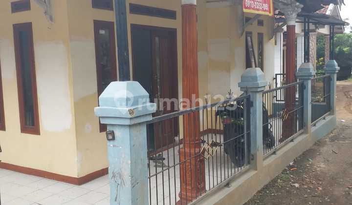 Rumah Siap Huni di Pinggir Jalan Daerah Batujajar Rumah Siap Huni di Pinggir Jalan Daerah Batujajar