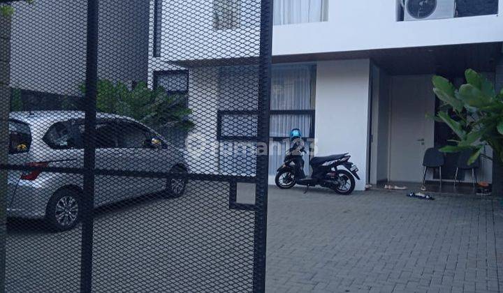 Rumah Mewah Tengah Kota 1