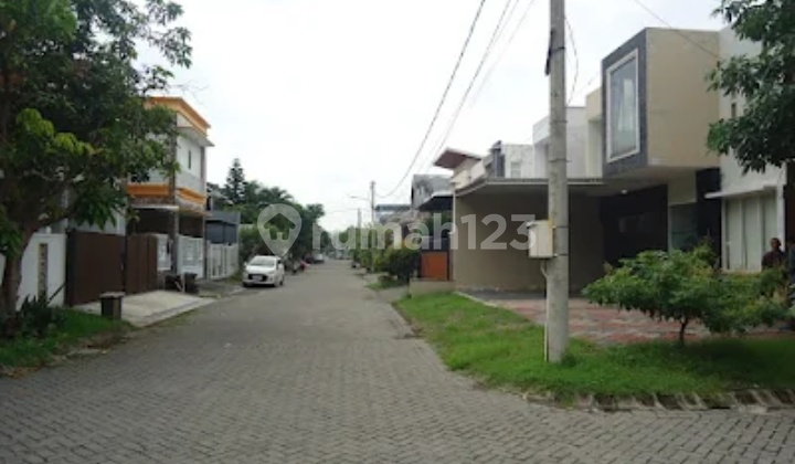 Luxurious 2-Story House in Dahanrejo Kebomas Gresik via Auction
