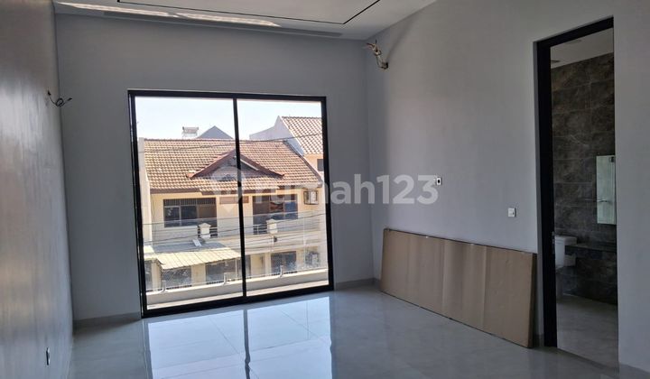 New 2-Storey House in Manyar Jaya, Area 250m2 2