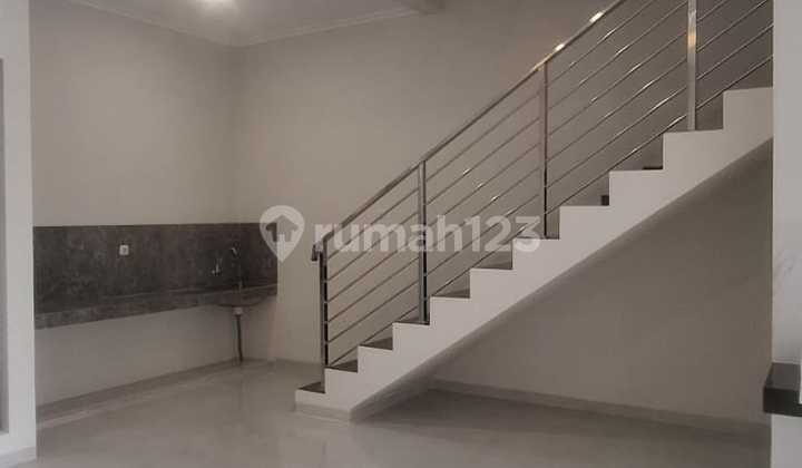 Rumah Siap Huni Nginden Intan Timur 2
