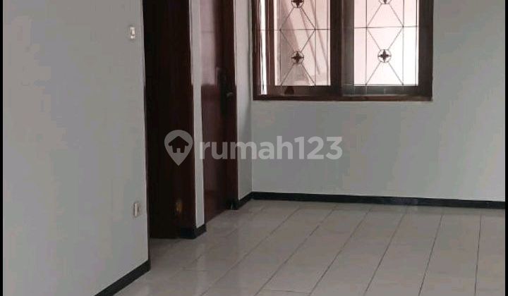 Rumah 2 Lantai Letak Strategis Pakis Titosari Dekat Mall  2