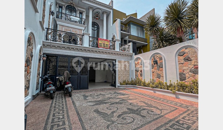 Dijual Rumah Mewah Private Pool di Mampang Jakarta Selatan