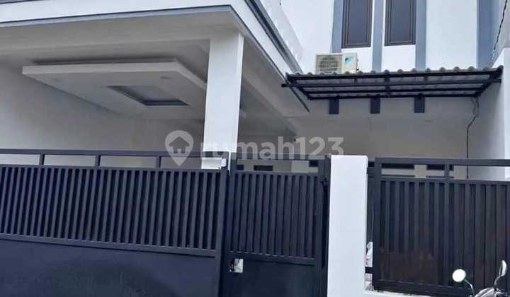 Ready to Live House in Kebon Jeruk Area, West Jakarta