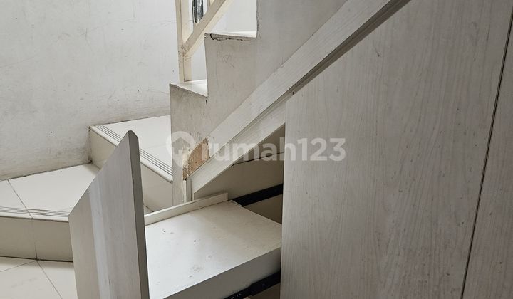 Rumah 2 Lantai Siap Huni Dekat Stasiun Jurang Mangu 2