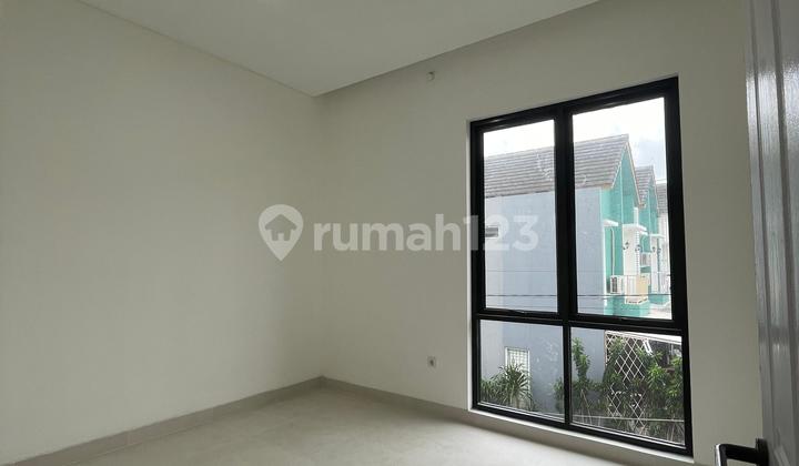 House in a Ready-to-Occupy Housing Estate in Sector 9 Bintaro 2