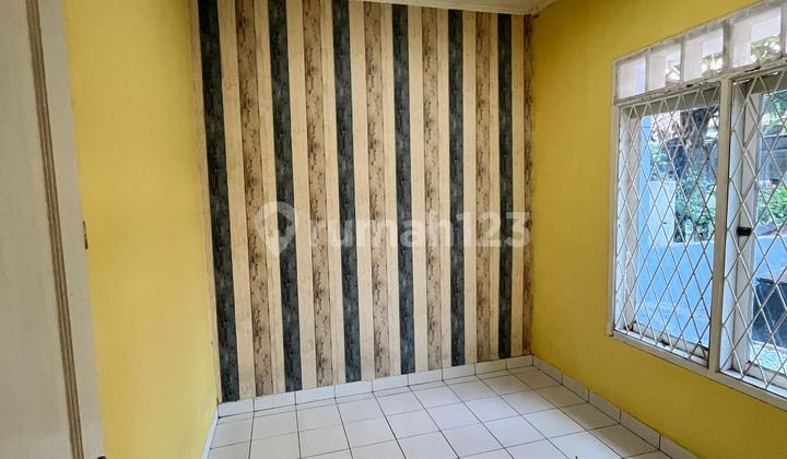 Rumah Siap Huni Dalam Perumahan Regency Melati Mas Serpong 2