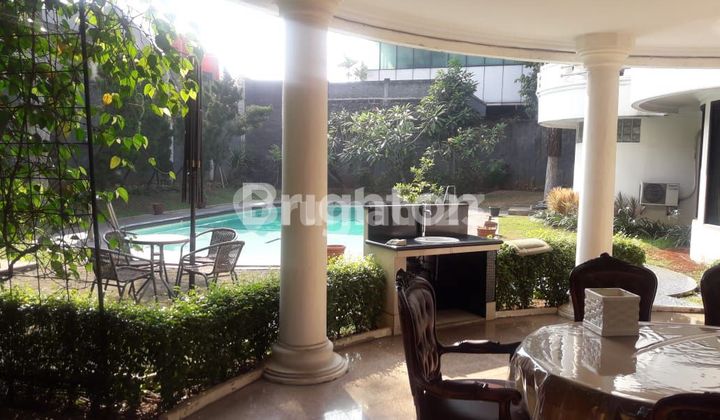 Rumah Mewah Pancoran Kalibata Jakarta Selatan ,5 menit Tol Pancoran , Fasilitas Lengkap kolam renang pribadi