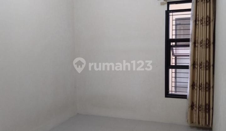 For Sale Beautiful House in West Propelat - Comfortable Neighborhood 2