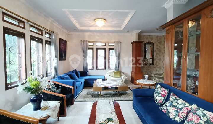 Rumah Mewah & Luas di Abadi Setiabudi – Fasilitas Lengkap! Rumah Mewah & Luas di Abadi Setiabudi – Fasilitas Lengkap!