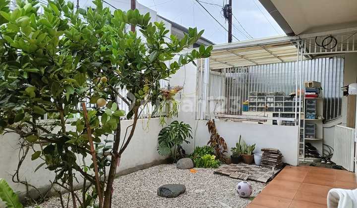 2.5-Story House in Cigadung Permai - Spacious, Green & Semi-Furnished! 2