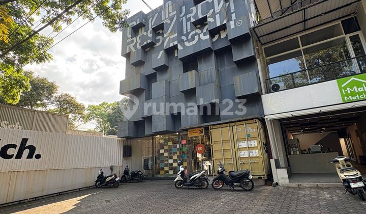 For Sale Strategic Shop House & Land in Sultan Agung - Premium Location 2