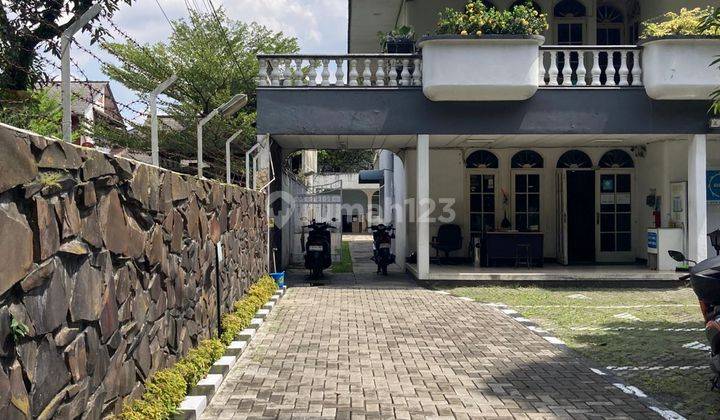 For Sale Rumah Luas 774 m² di Jl. Pahlawan Bandung – 8 Kamar Tidur, SHM 2