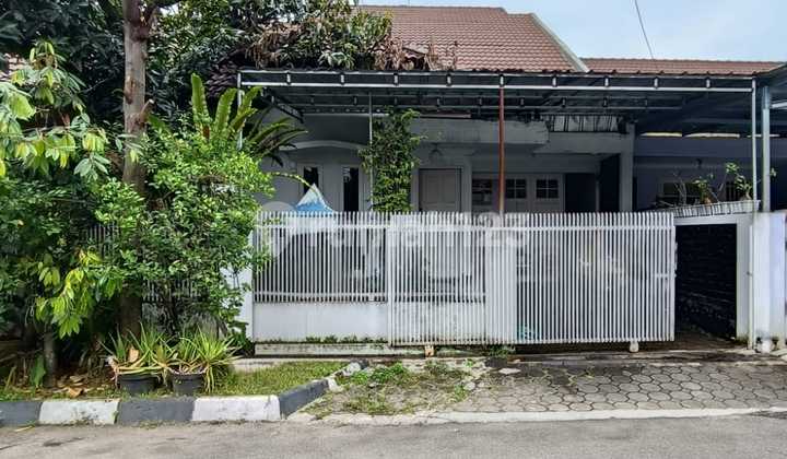 For Sale Rumah Luas di Tanjung Asri Barat, Antapani For Sale Rumah Luas di Tanjung Asri Barat, Antapani