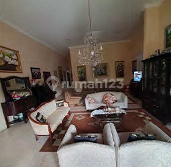 For Sale Rumah Luas di Dahlia - Riau Bandung