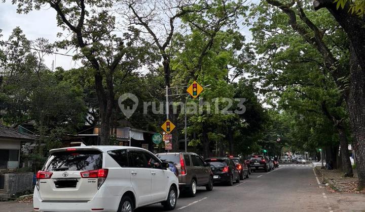 For Sale Luxury House on Lombok Street Bandung – Strategic Location, Facing Main Road! 2