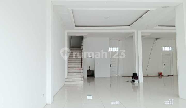 For Sale: 3 Three-Story Shophouses on Jalan Raya Bogor Pekayon, Cimanggis, Depok, West Java