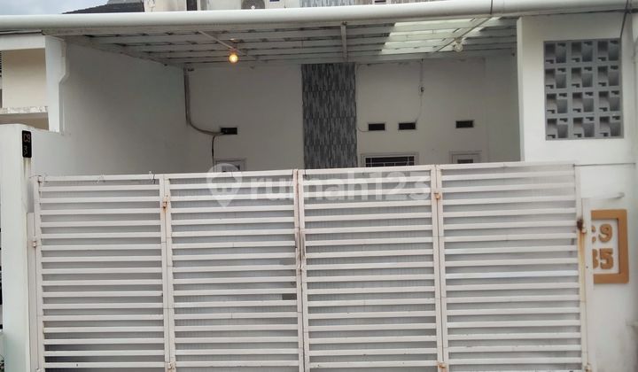 Rumah Rapi Dekat Summarecon Crown Gading Bekasi 1