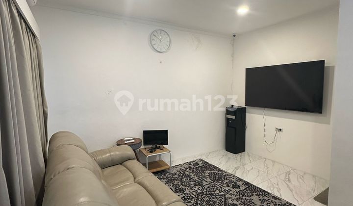 Rumah Terenovasi Semi Furnished SHM Ampera, Jakarta Selatan 2