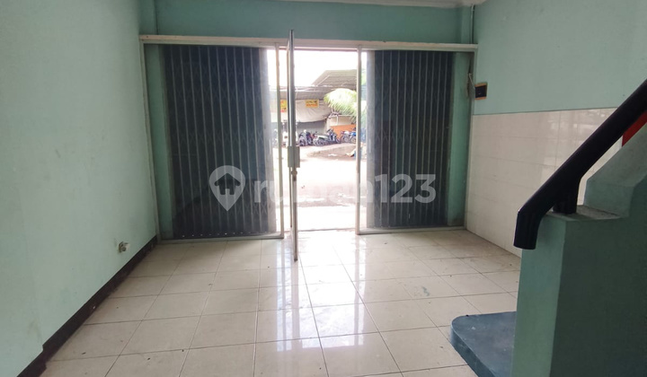 Small Shophouse 3 Floors, Strategic and Busy Location, Suitable for Office/Warehouse/Resto/Small Shop Small Shophouse 3 Floors, Strategic and Busy Location, Suitable for Office/Warehouse/Resto/Small Shop