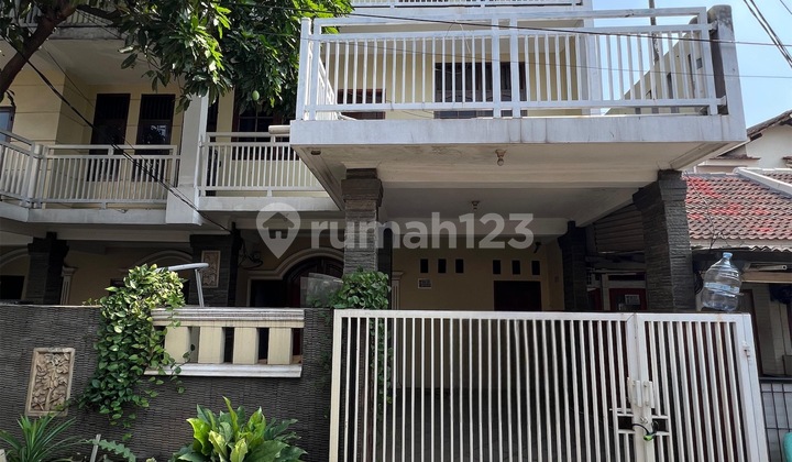 Nice Fully Renovated House in Harapan Baru Regency
