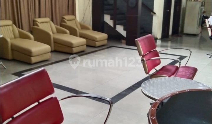 Rumah Lebak Bulus Jakarta Selatan