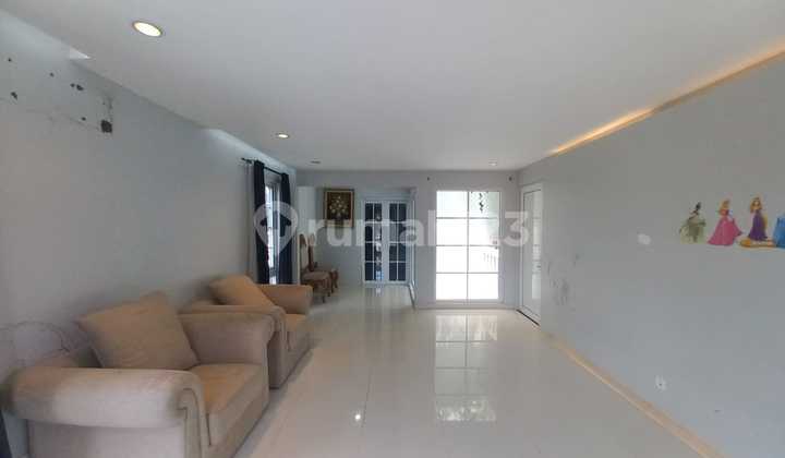 Rumah Pejaten Jakarta Selatan