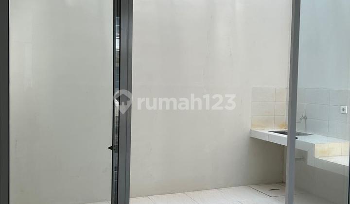 Nice House in Vanya Park BSD, 2 Floors, Semi-Furnished, Ready to Live In 2
