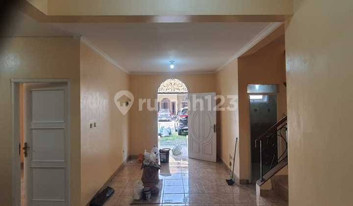 Beautiful Minimalist House in Gading Serpong, Already Renovated, Ready to Live In 2