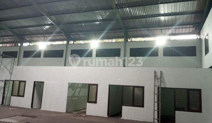 SPACIOUS WAREHOUSE IN KARAWACI READY TO USE, INCLUDES 2 EXTRA WAREHOUSES