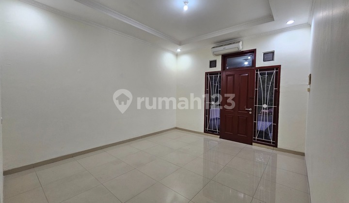 Disewakan Rumah Modern Cantik 2 Lantai di Sutera Kirana 2