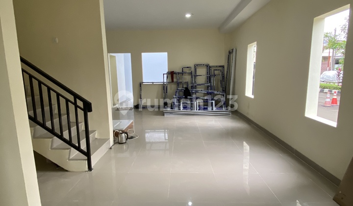 For Sale Regency Villa Melatimas House, Serpong 2