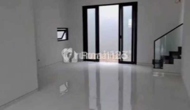 Turun Harga Rumah Gress Scandinavian di Gayung Kebonsari Surabaya 2